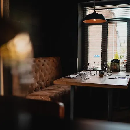 & Restaurant Maison Pal'ange מלון 3*